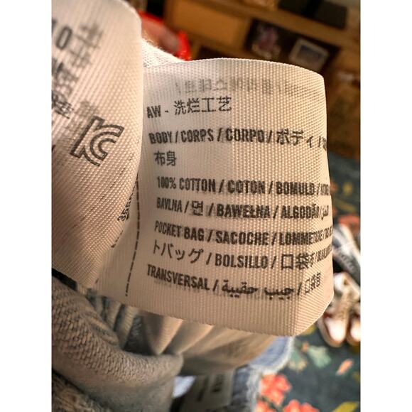 Hollister Low-Rise Taper Baggy Jeans Size 10 - Picture 8 of 8